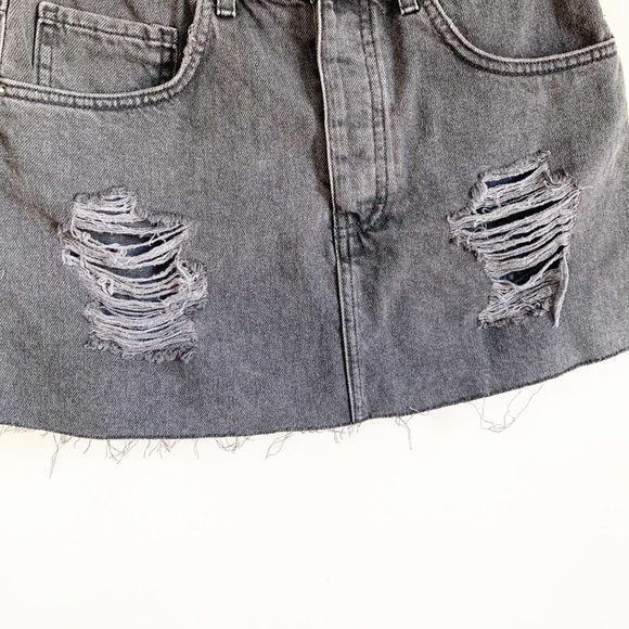 FOREVER 21 | BLACK DISTRESS MINI DENIM SKIRT - Picture 4 of 7